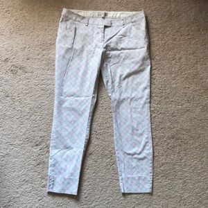 Cropped pants with pattern